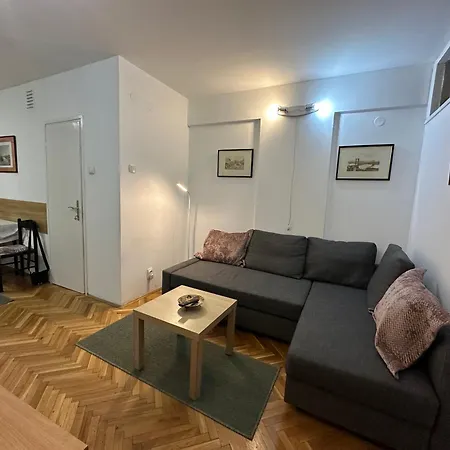 Centre Retreat Pionir Apartment
